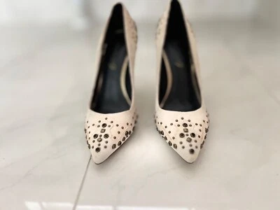 Boutique9 suede leather Stiletto size 6 - image 1 of 4