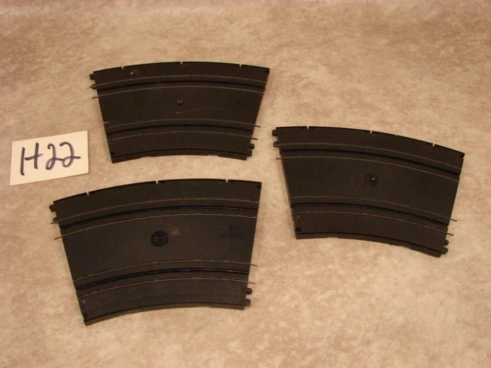 H22 DE COLECCIÓN A.C. GILBERT 1/32 SLOT CAR TRACK 3 SECCIONES DE RADIO CURVAS Foto 1 de 1