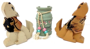 Coyotes 2 Wooden Cut Outs And A Southwester Decorative Vase - Picture 1 of 9