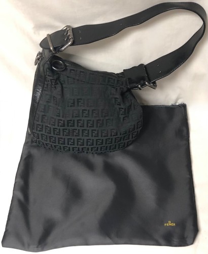 FENDI VINTAGE ZUCCHINA OYSTER MINI BORSA A TRACOLLA LOGO NERO FERRAMENTA ARGENTO