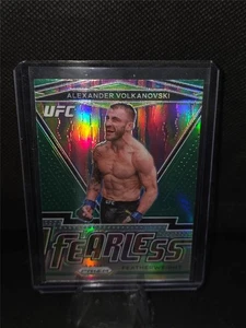 2021 Panini Prizm UFC #17 Alexander Volkanovski Fearless Green Prizms - Picture 1 of 2