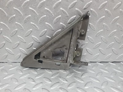 ⚙43626⚙ Mercedes-Benz C126 380SEC triângulo de montagem no espelho direito 1267250241 - Imagem 1 de 4