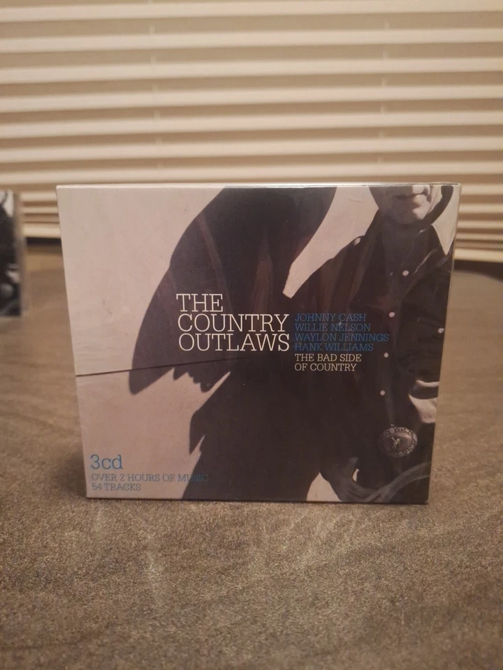THE COUNTRY OUTLAWS 3 CDS Box, The Bad Side Of Coutry, Johnny Cash, Willie Nelso - Image 1 of 2