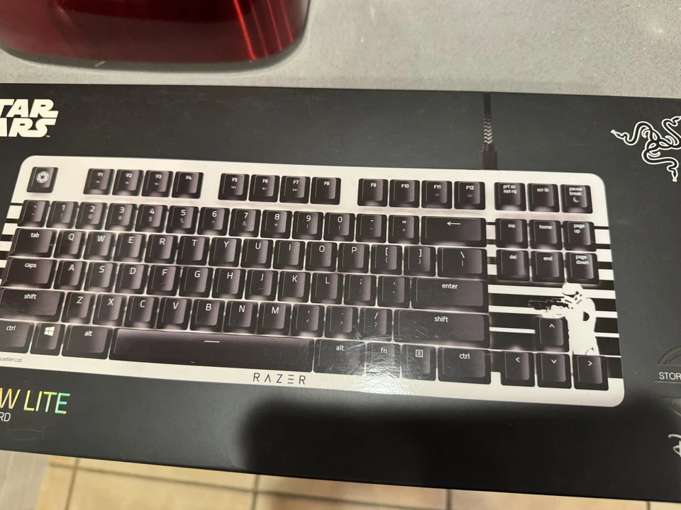 Teclado para juegos Razer Blackwidow Lite edición Stormtrooper interruptores naranjas Foto 1 de 4