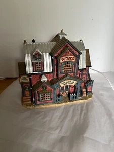 Lemax Christmas Vail Village Collection Horse Shoe Plaza 2008 Retired - Bild 1 von 4