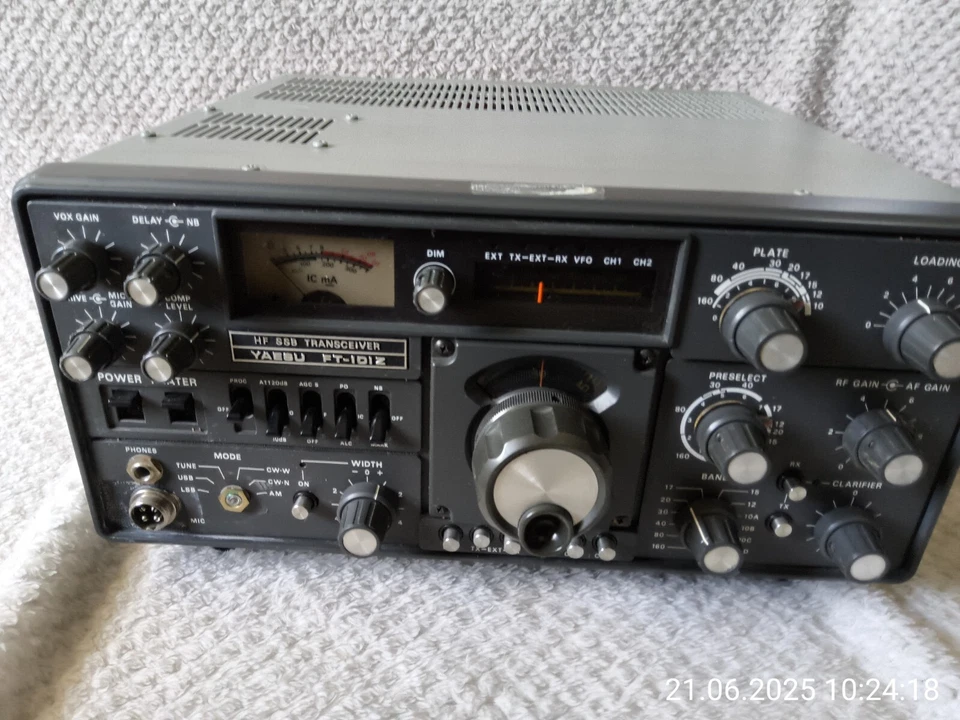 Radio Yaesu FT-101Z - Imagen 1 de 4