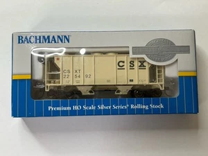 HO Scale Bachmann PS-2 2-Bay Covered Hopper CSX #225492 - Bild 1 von 3