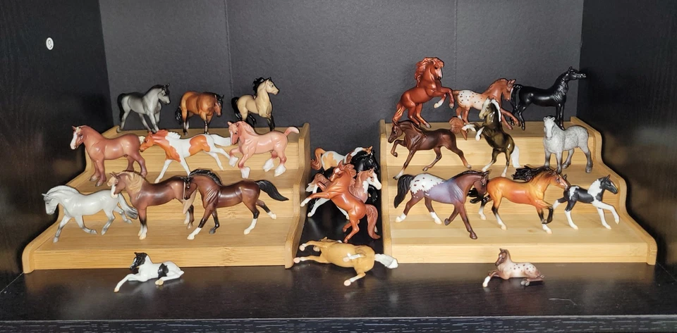Breyer individual Stablemates - multiple item PLUS  multiple shipping discounts! - Image 1 of 1