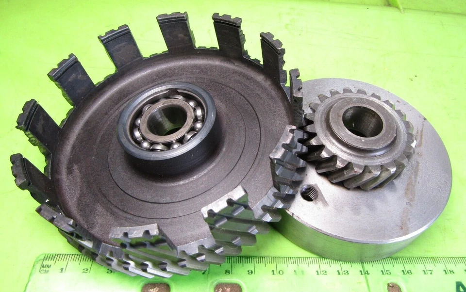 Cesta de embrague Montesa Enduro 250H 1976 + cesta de embrague p/n 3463.501 con engranaje de transmisión Foto 1 de 4