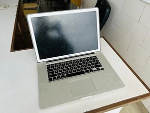 macbook pro a1286 - Picture 1 of 9
