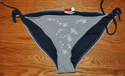 Biquíni feminino ESprit listrado azul bordado flores amarração lateral tamanho G  - Imagem 1 de 3