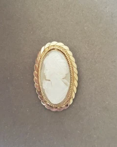 Beautiful vintage gold filled carved Cameo brooch pin - Picture 1 of 4