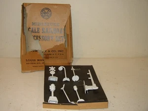 Marx RR Miniatur Zubehör Set #1136 Straßenlaterne Verkehrskreuzung Tor NOS - Bild 1 von 4