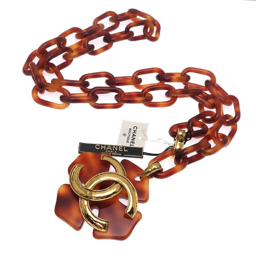 AUTENTICA COLLANA LUNGA VINTAGE CHANEL A03295 MARCA COCO PLASTICA 94P DONNA F S