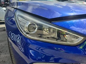 HYUNDAI I30 2017-2023 RIGHT HEADLAMP Hatchback - Picture 1 of 5