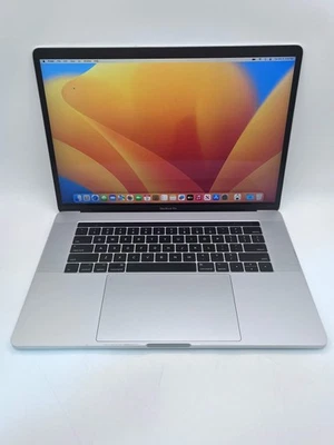 Apple MacBook Pro 15" A1707 2017 Core i7 16 GB RAM 500 GB plateado Foto 1 de 4