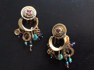 Pendientes colgantes vintage Clara Studio Inc dijes antropología tono dorado - Imagen 1 de 6