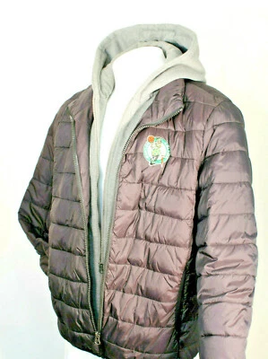 Chaqueta acolchada negra con capucha para hombre Boston Celtics NBA talla XL precio de venta sugerido por el fabricante 120 USD Foto 1 de 4