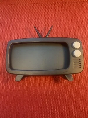 Soporte para teléfono TV retro Target Bullseye Playground 2022 Foto 1 de 4