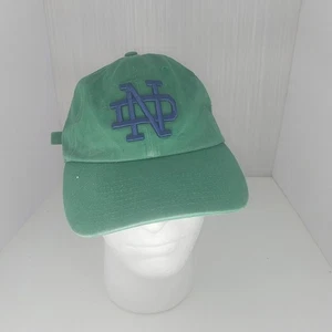 Cappello Strapback Marca Notre Dame Fighting Irish '47 Berretto Regolabile Verde OSFA - Foto 1 di 7