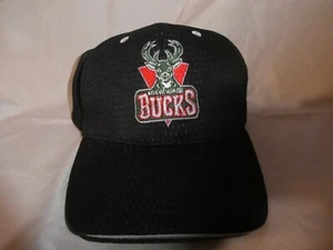 Cappello Berretto Milwaukee Bucks NBA Nero Cinghia Regolabile Salsiccia Klement - Foto 1 di 7