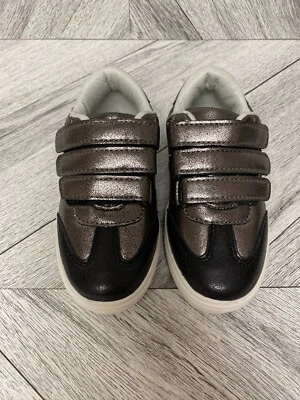 Hoo Toodler Marrón Negro Metálico Gancho y Lazo Parte Superior Baja Suave Informal Zapatos Cómodos 9 Foto 1 de 4