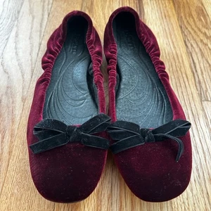 Born Karoline Burgundy Velvet Flats with Black Bow Women’s Size 8.5 - Picture 1 of 11