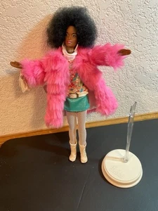 2000 Groovy 60’s Barbie (Re-Dressed As African American) - Picture 1 of 4