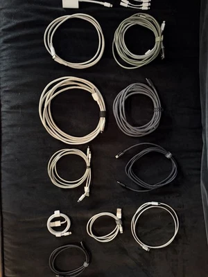 Lote de cables Lightning/dongles/adaptadores para iPhone USB/USBC Foto 1 de 4