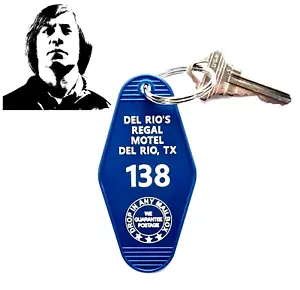 "NO COUNTRY FOR OLD MEN" Del Rio's Regal Motel PROP KEY TAG film Anton Chigurh - Foto 1 di 1