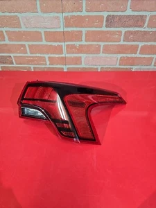 2021 2022 HYUNDAI SANTA FE RIGHT SIDE HALOGEN OUTER TAIL LIGHT - Picture 1 of 16