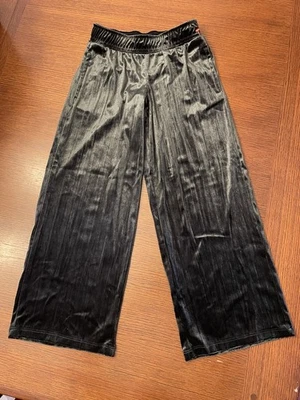 Pantalones de terciopelo de pierna ancha para niñas - Cat & Jack™ verde oscuro S 6/7 vacaciones Foto 1 de 4