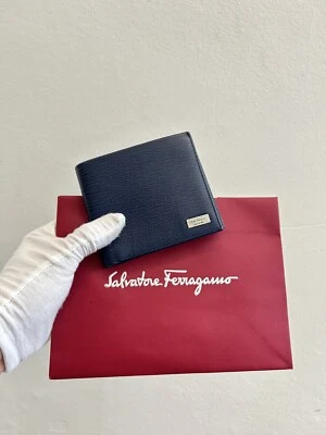 Salvatore Ferragamo Gancini Cartera Estuche para Tarjetas Doble Pliegue Cuero Azul Unisex Italia Foto 1 de 4