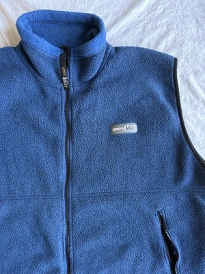 Men’s Large- Vintage Y2K REI Outdoor Fleece Vest  - Image 1 of 4