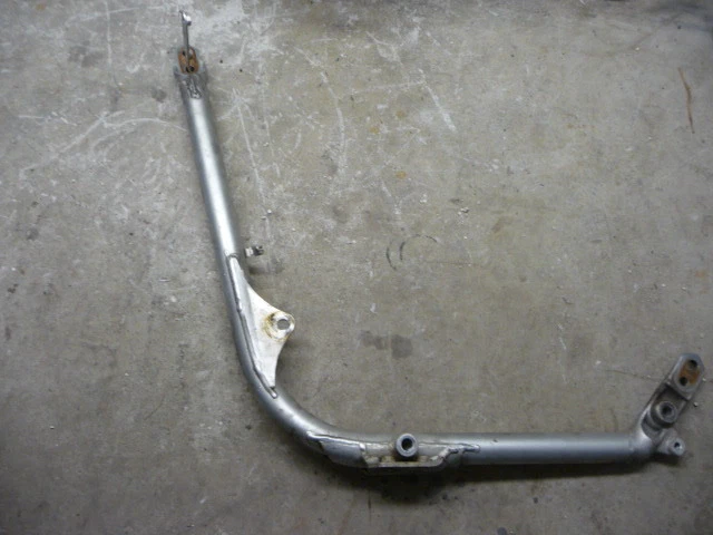 Submarco inferior derecho Suzuki vs 1400 Intruder 2003 Foto 1 de 1