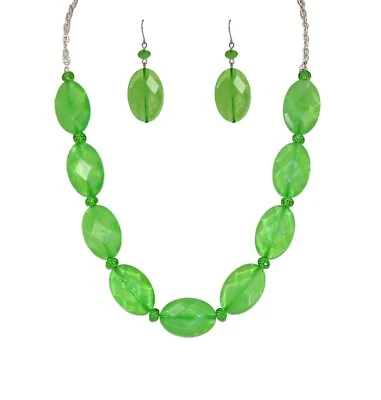 浅绿色珠饰项链耳环套装带玻璃和漩涡饰面珠子 - 全新 — 第 1/4 张图片