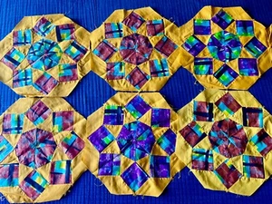 Vintage Quilt Blocks Hexagons 19 Blocks 1950’s Fabrics - Picture 1 of 4