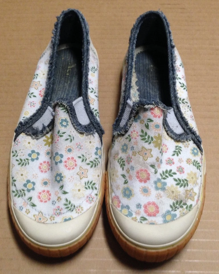 Keds Floral Print Flat No Lace Shoes W/ Jeans Lining SIZE 7 *SEE PHOTOS - Image 1 of 4