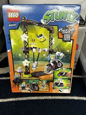 LEGO CITY: The Knockdown Stunt Challenge (60341) - Image 1 of 2