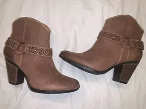 $125 SOFT Boots sz 5.5 Brown Leather Ankle Bootie Boots Side Zip Western Style - Bild 1 von 10