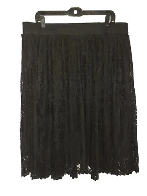 Falda TORRID Talla Grande 1X Línea A Negra Floral Encaje Plisado Cintura Elástica Foto 1 de 4