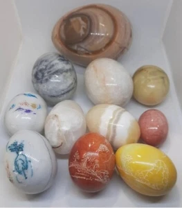 Lot of 13 Vtg Stone Eggs Natural Alabaster Marble Bright Colors Multiple Sizes - Picture 1 of 22