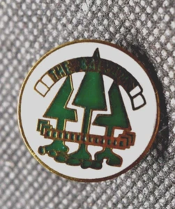 The Balsams New Hampshire  Ski Pin  Ski Resort (LOST AREA) - Picture 1 of 3