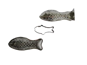fISH DESSERT SALAD CRAFTING MOLD COOKIE CUTTER VTG METAL UTENSILS neocurio - Picture 1 of 4
