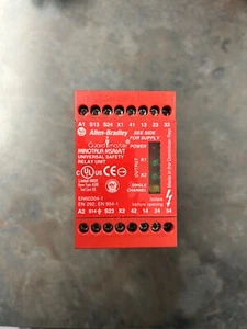 NUEVO RELÉ DE SEGURIDAD ALLEN-BRADLEY GUARDMASTER 440R-C23018 - Imagen 1 de 5