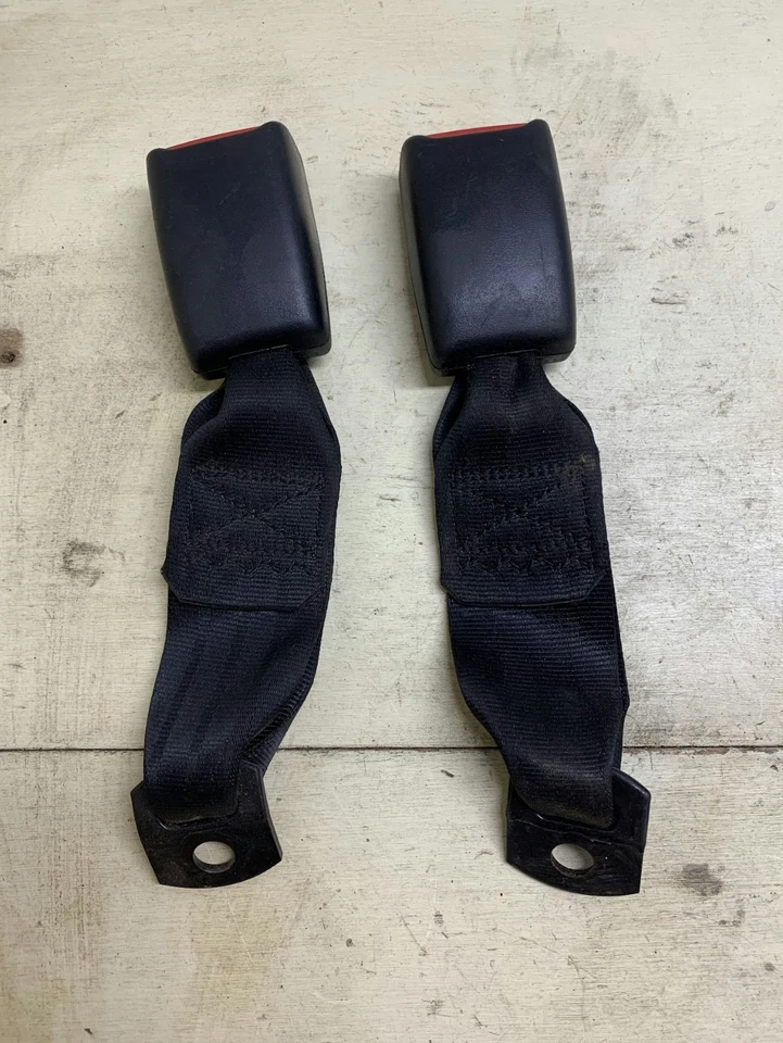 Toyota Celica Rear Seat Belt Buckle Stalk NSB1073 OEM (1993-1995) - Imagem 1 de 4