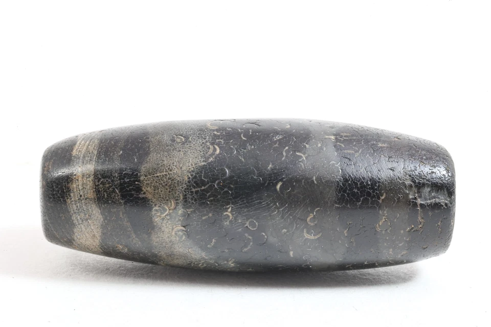 Auténtico Antiguo Cuentas Tibetanas Huya dZi - Ágata del Himalaya Tratada con Puja de Fuego, Nepal Foto 1 de 4