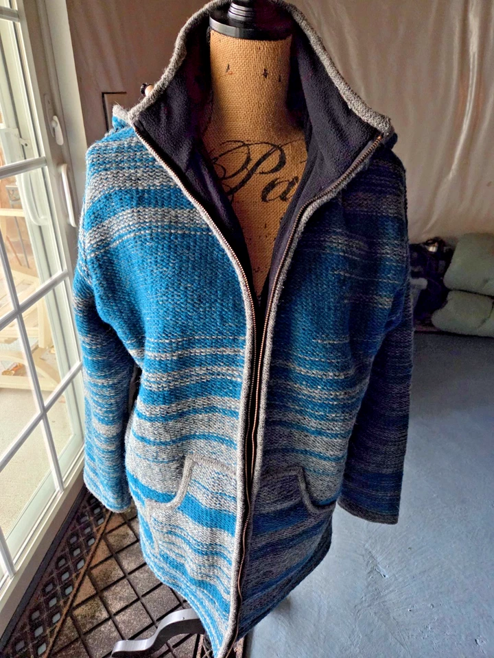 Mens XL Heavy/Warm Wool Hoodie Jacket W/Zipper Closure Blue & Grey - Image 1 of 4