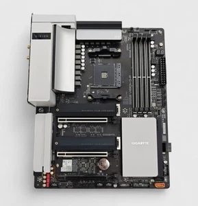 GIGABYTE B550 VISION D P - Picture 1 of 3