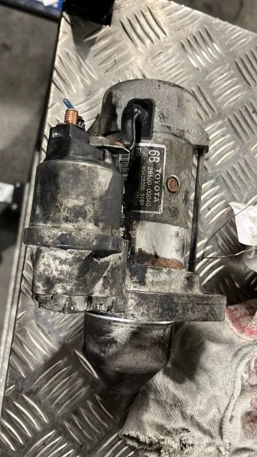 Demarreur TOYOTA COROLLA VERSO 2 PHASE 1 281000R030 - Photo 1/4